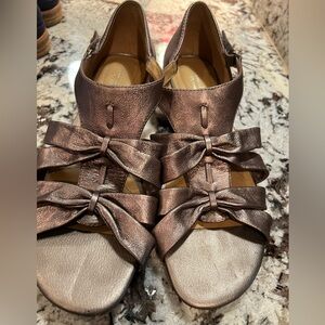 Naturalizer bronze sandals